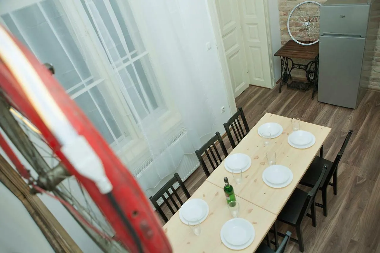 Cheerful And Cozy 2 Bedrooms 2 Bathrooms Apartment With Top Location Budapest