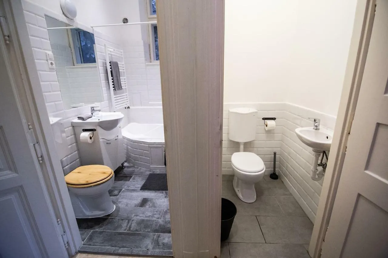 Cheerful And Cozy 2 Bedrooms 2 Bathrooms Apartment With Top Location Budapest